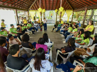 Espaço de escuta: reflexão sobre vínculos reais marca roda de conversa com integrantes do Dedo Verde