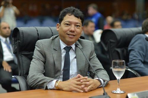 Masamy Eda e secretário de Educação são alvos de operação da PF em investigação sobre fraude em licitação