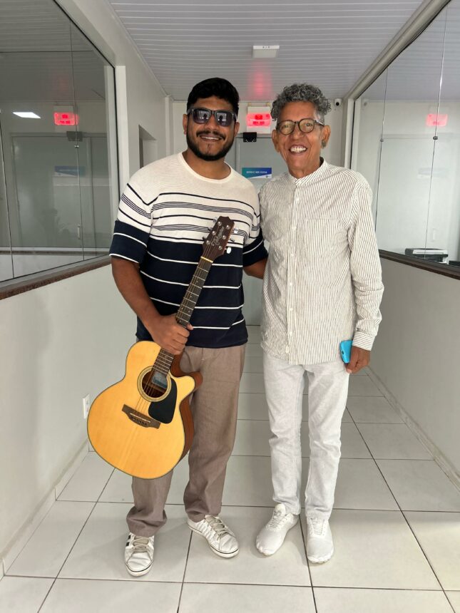 Artista local no Mormaço Cultural: cantores Eliakin Rufino e Alef Mendes carregam trajetórias consagradas na música