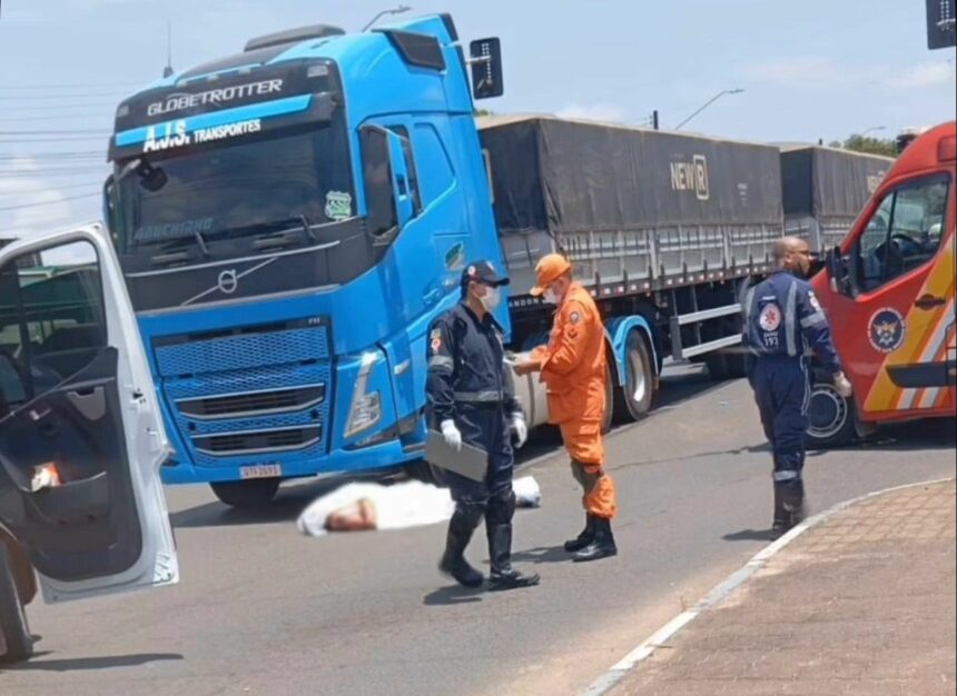 Passageiro de motocicleta morre após ser atingido por carreta em avenida de Boa Vista
