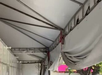 A realidade dos alunos de Roraima que estudam sob lonas e enfrentam chuva e calor durante o ano letivo