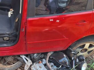 Pai morre e filho de 2 anos fica ferido em acidente de trânsito na comunidade indígena da Barata, em Alto Alegre