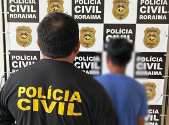 Jovem é preso suspeito de estuprar e engravidar a irmã adolescente em Pacaraima