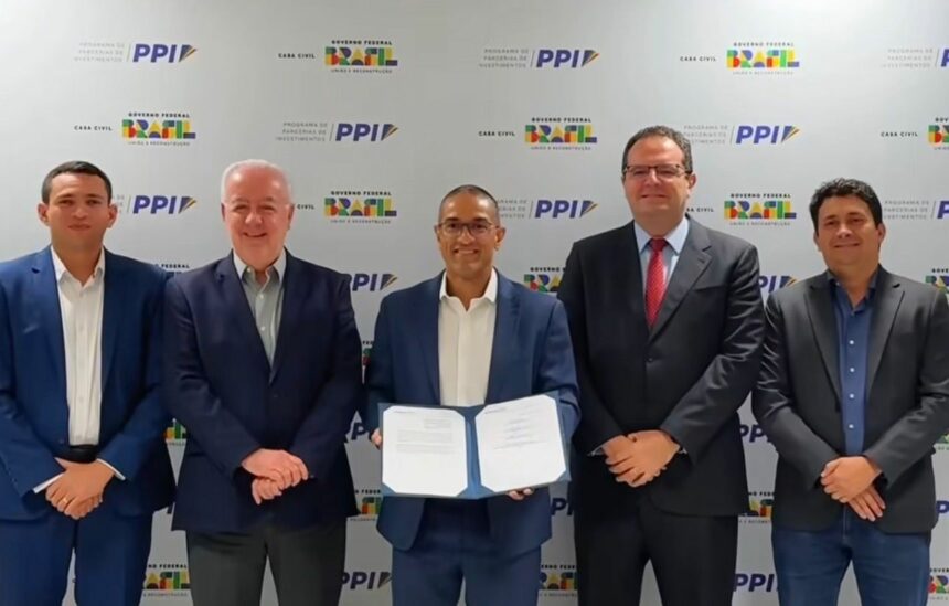 Prefeito Arthur Henrique assina contrato para construção de até 34 novas escolas de ensino infantil em Boa Vista