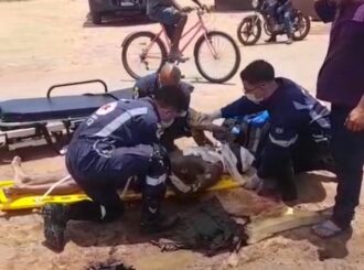 Motociclista bate em caçamba e tem corpo tomado por chamas em Boa Vista