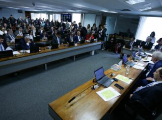 Senado rejeita e enterra PEC da Blindagem em votação unânime