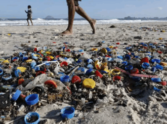 Poluição: 2,7 milhões de toneladas de microplásticos foram despejadas no meio ambiente