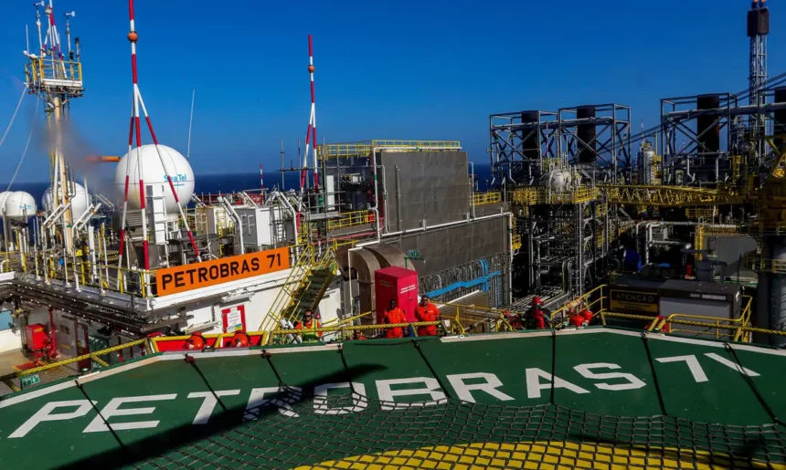 Histórico: Brasil bate pela 1ª vez marca de 5 milhões de barris de petróleo e gás
