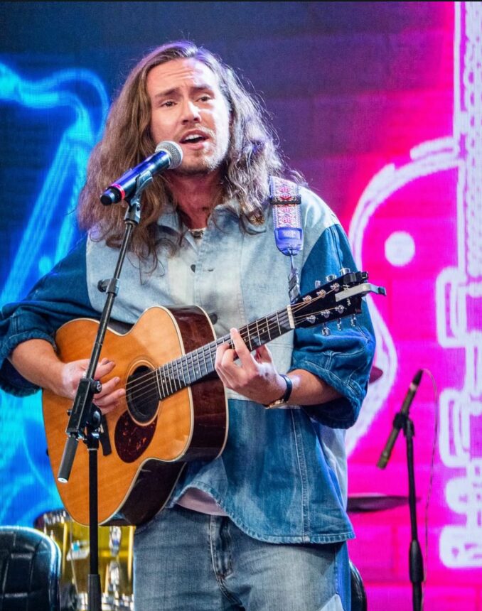 Com repertório de boas vibrações, Vitor Kley promete emocionar em apresentação no Mormaço Cultural