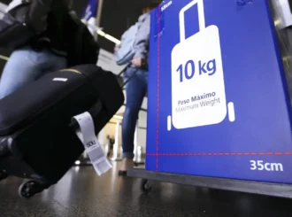 Empresas aéreas terão que explicar mudanças na cobrança de bagagens de mão