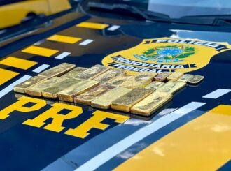 PRF apreende mais de 11 kg de ouro ilegal avaliados em cerca de R$ 7 milhões na BR-174, em Boa Vista