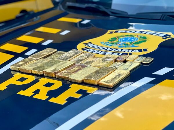 PRF apreende mais de 11 kg de ouro ilegal avaliados em cerca de R$ 7 milhões na BR-174, em Boa Vista
