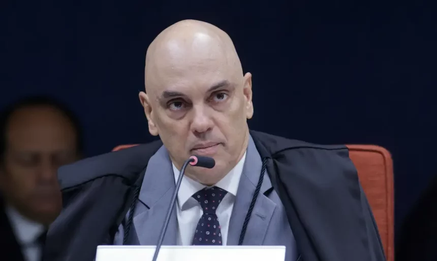 Ministro Alexandre de Moraes manda soltar mulher presa do 8 de janeiro por problemas de saúde