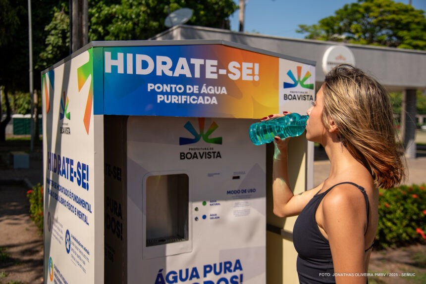 Prefeitura instala cabines de hidratação para pessoas e pets nas praças de Boa Vista