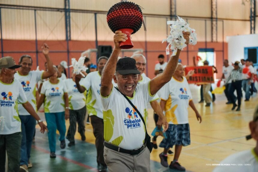 Integrantes do Cabelos de Prata participam de competições em comemoração ao Dia do Idoso