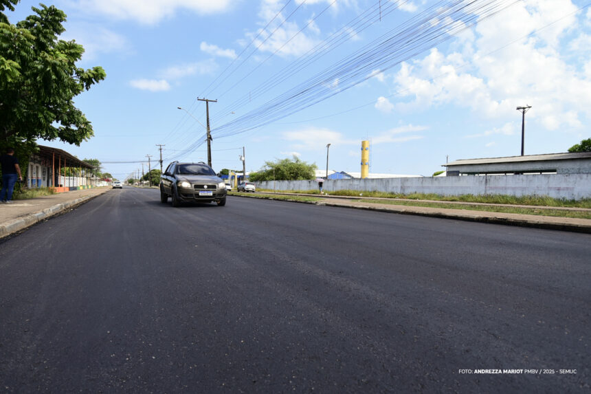 Obras de pavimentação melhoram trânsito e acessibilidade no bairro Laura Moreira