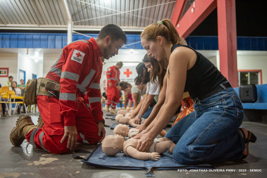 Lei Lucas: profissionais da Rede Municipal de Ensino participam de curso de primeiros socorros