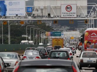 Carro é o principal meio de transporte para o trabalho, diz Censo