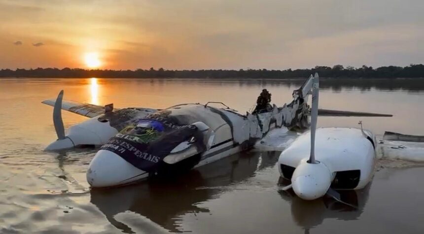Aeronave é encontrada destruída às margens do Rio Branco