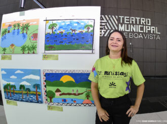 Exposição de arte encanta alunos de Boa Vista no Teatro Municipal