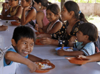 Justiça Federal determina regularização do fornecimento de merenda a escola indígena Yanomami em Roraima