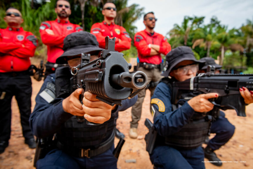 Guardas  municipais concluem treinamento para uso de armas longas em Boa Vista