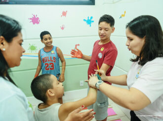 Oficinas em Centro Especializado auxiliam crianças autistas no desenvolvimento cognitivo e social em Boa Vista