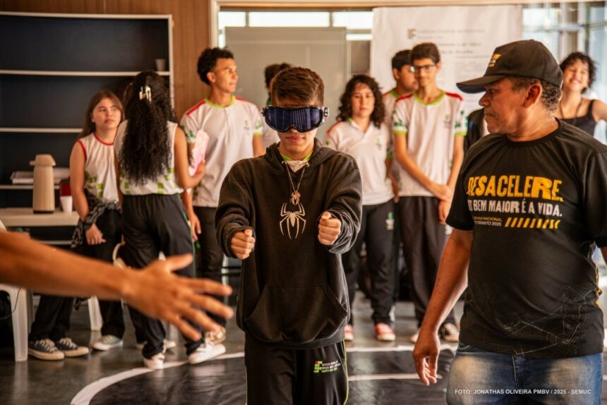 Simulações levam conscientização para jovens sobre trânsito seguro