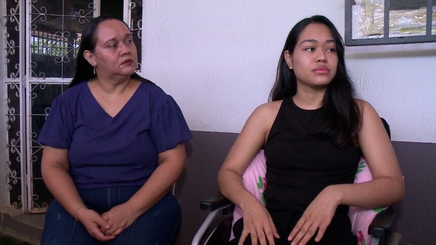 Família de jovem que perdeu movimento das pernas precisa de ajuda para se manter em Fortaleza durante busca de diagnóstico