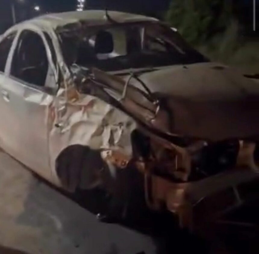 Carro fica destruído após capotar várias vezes durante ‘racha’ na Ville Roy; veja vídeo