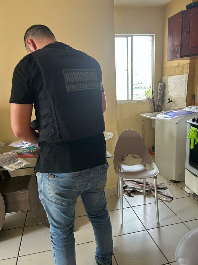 Chefe de facção envolvido em dez homicídios em Roraima é alvo de operação em Manaus