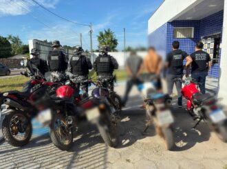 Dois irmãos são presos e dois adolescentes apreendidos por furto de cinco motocicletas em Rorainópolis
