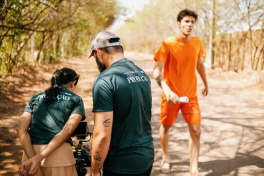 Pré-estreia do curta-metragem “Devaneios de uma Assessora Jurídica” será exibida neste domingo no Teatro Municipal