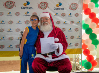 Papai Noel dos Correios: magia natalina marca lançamento da campanha em escola de Boa Vista