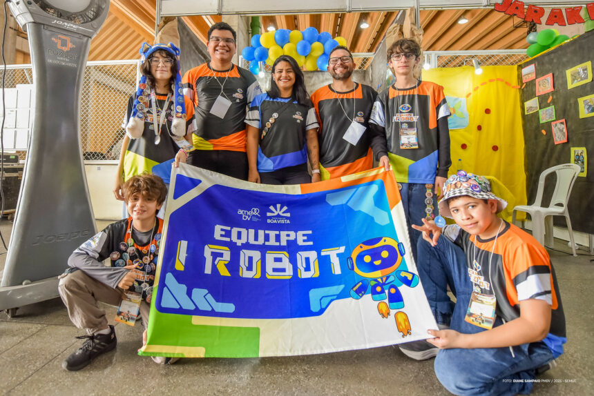 Equipe I’Robot marca presença no torneio internacional de robótica educacional