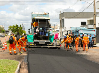 Avenida Luiz Canuto Chaves recebe obras de recapeamento