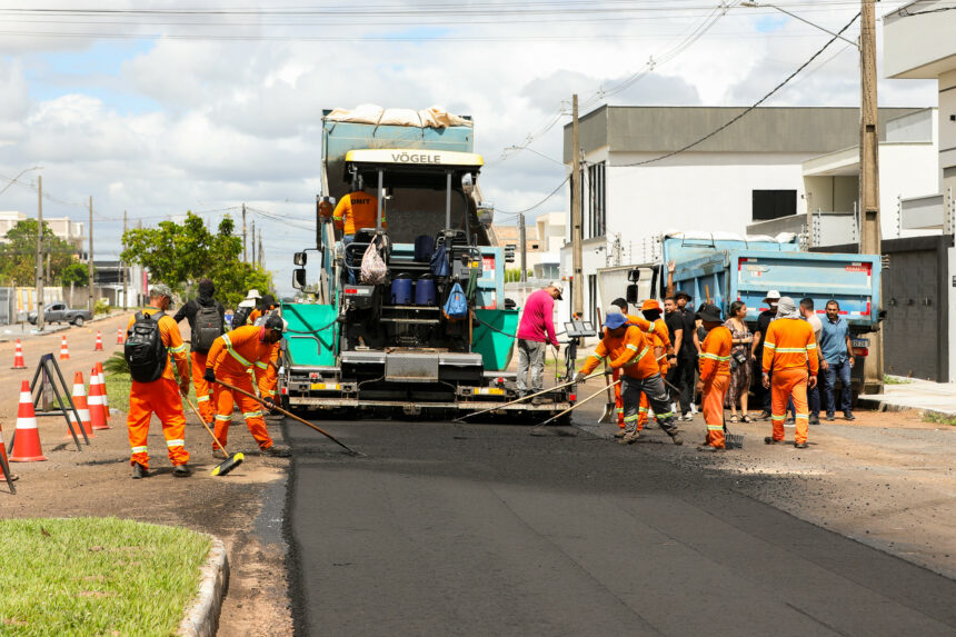 Avenida Luiz Canuto Chaves recebe obras de recapeamento