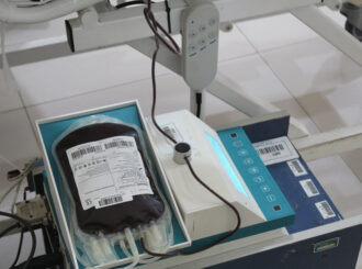 Empresa que fornece insumos para análise de sangue no Hemocentro comunica suspensão por falta de pagamento