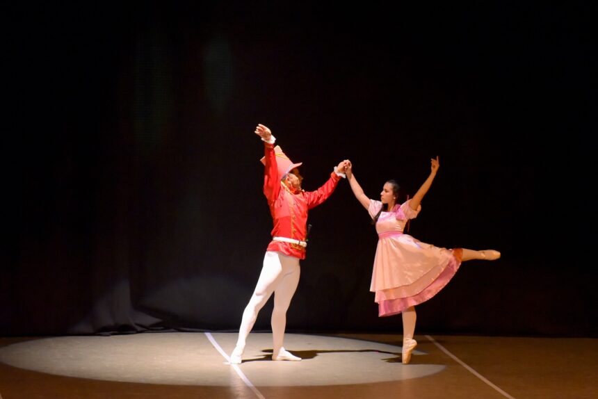 O Quebra-Nozes: espetáculo natalino será apresentado no Teatro Municipal