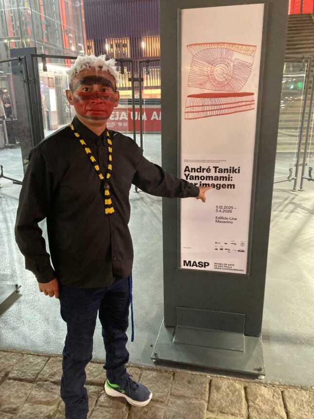Obras do primeiro artista Yanomami são expostas no Museu de Artes de São Paulo