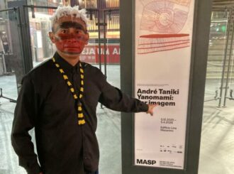 Obras do primeiro artista Yanomami são expostas no Museu de Artes de São Paulo