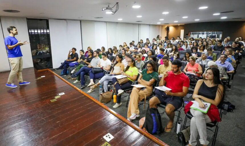 Câmara publica edital de concurso público com inscrições em janeiro; salários iniciais chegam a R$ 30 mil