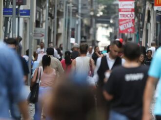 Brasileiro está mais confiante e esperançoso para 2026, diz pesquisa