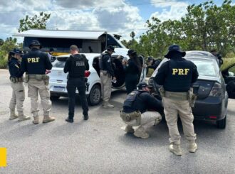 Sete pessoas são presas em operação da PRF contra fraudes veiculares