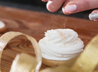 Anvisa manda recolher decoração de alimentos com plástico e glitter