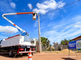 Iluminação em LED chega ao bairro João de Barro e garante qualidade de vida aos moradores