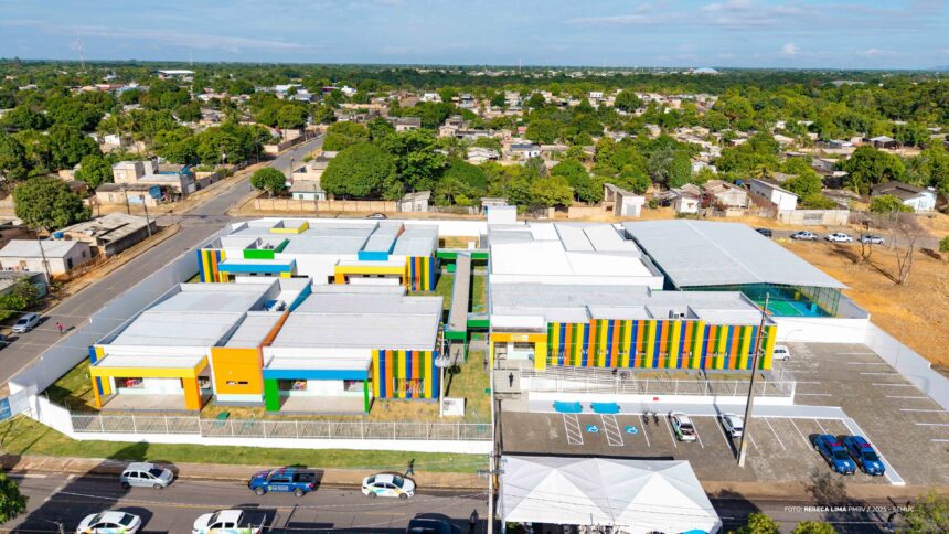 Prefeitura entrega escola no bairro Araceli, com oferta de 840 novas vagas