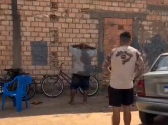 Criminoso conhecido pela polícia volta à cadeia após ser flagrado em frente a bar por tenente da PM em Boa Vista