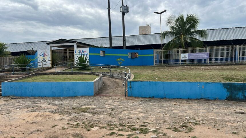 Escola Estadual Alan Kardec em São Luiz do Anauá está sem aulas para curso Técnico em Farmácia, diz denúncia