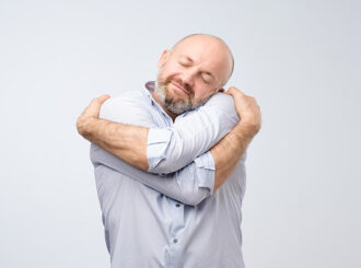 Pesquisa revela que apenas 3% dos homens se enxergam como feios no Brasil